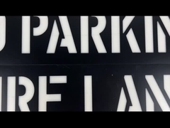 Wzornik listów z tworzywa sztucznego PVC Traffic do miejsca publicznego w kolorze czarnym